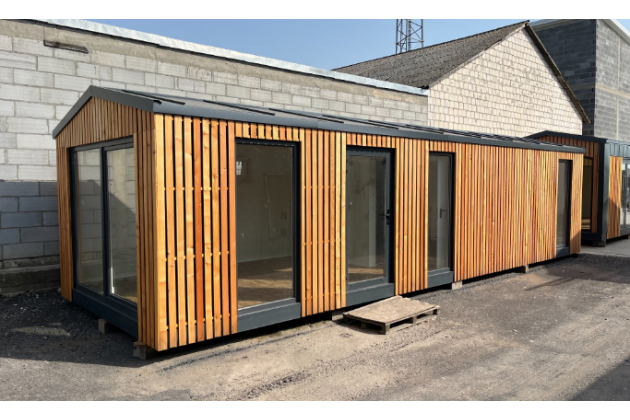 Studio modulaire en conteneur pour espaces de travail ou résidences de la série  "HABITAT Moduluxe", modèle CHHM.001