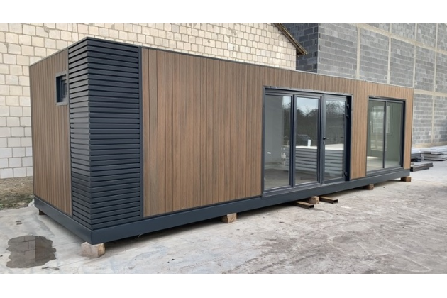 "Studio mobile en conteneur : Un espace de travail et de vie modulaire écologique CFBL.035 de la série "HABITAT Flex"