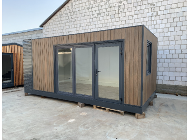 "Studio mobile en conteneur : Un espace de travail et de vie modulaire écologique CFBL.034 de la série "HABITAT Flex"
