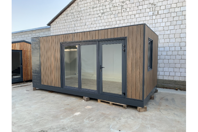 "Studio mobile en conteneur : Un espace de travail et de vie modulaire écologique CFBL.034 de la série "HABITAT Flex"